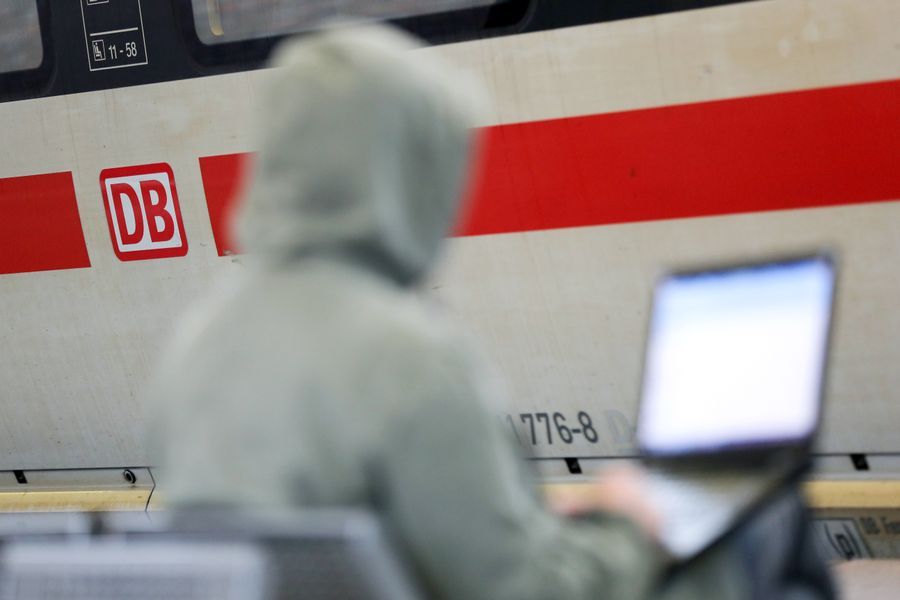Ожидание поезда – не повод отказываться от работы