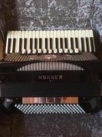 Sell accordeon hohner gola