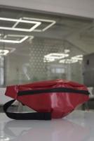 Поясная сумка из переработанного пластика