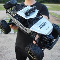 Машинка-вездеход на радиоуправлении rock crawler