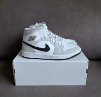 Nike air jordan 1 mid