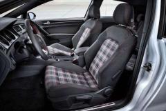 Продам передние спортивные кресла от wv golf 6 GTI